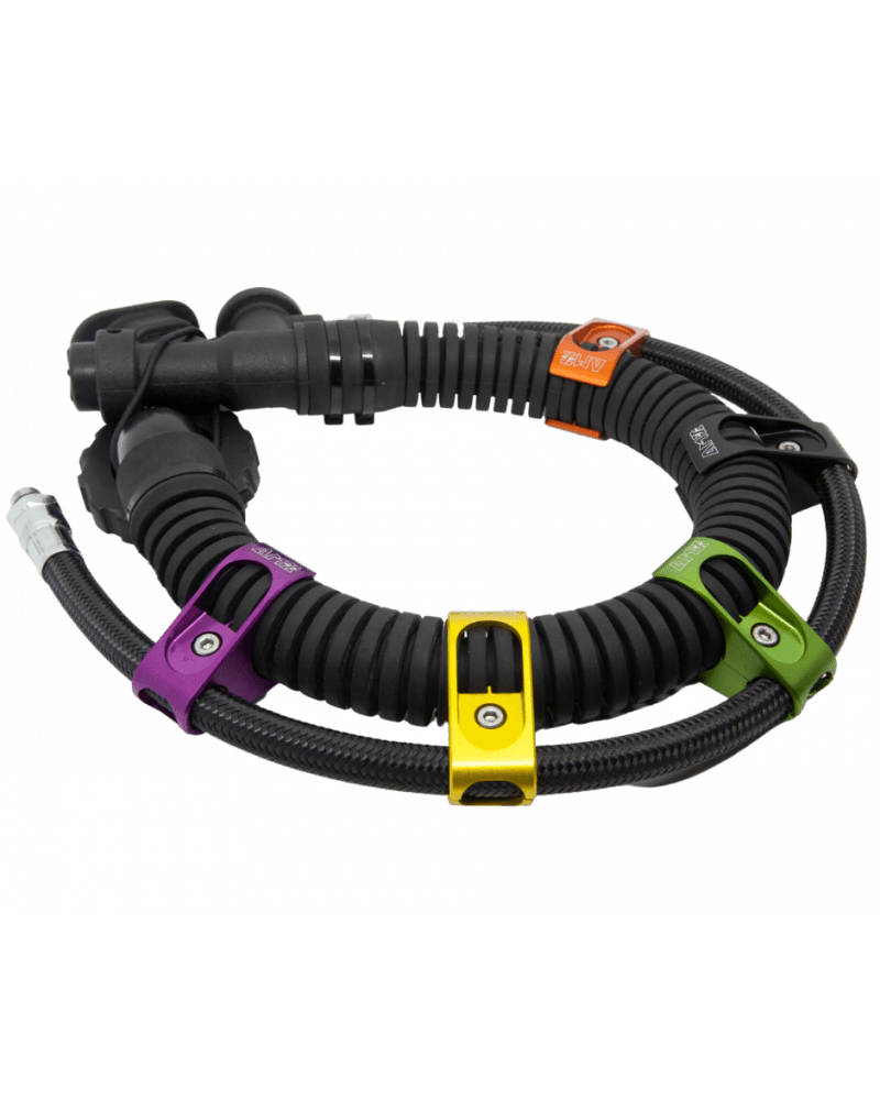 Scuba diving regulator hose with colored clips
