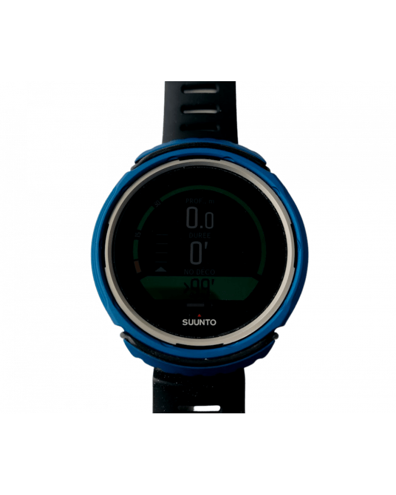 Suunto D5 Blue dive computer showing depth and time.