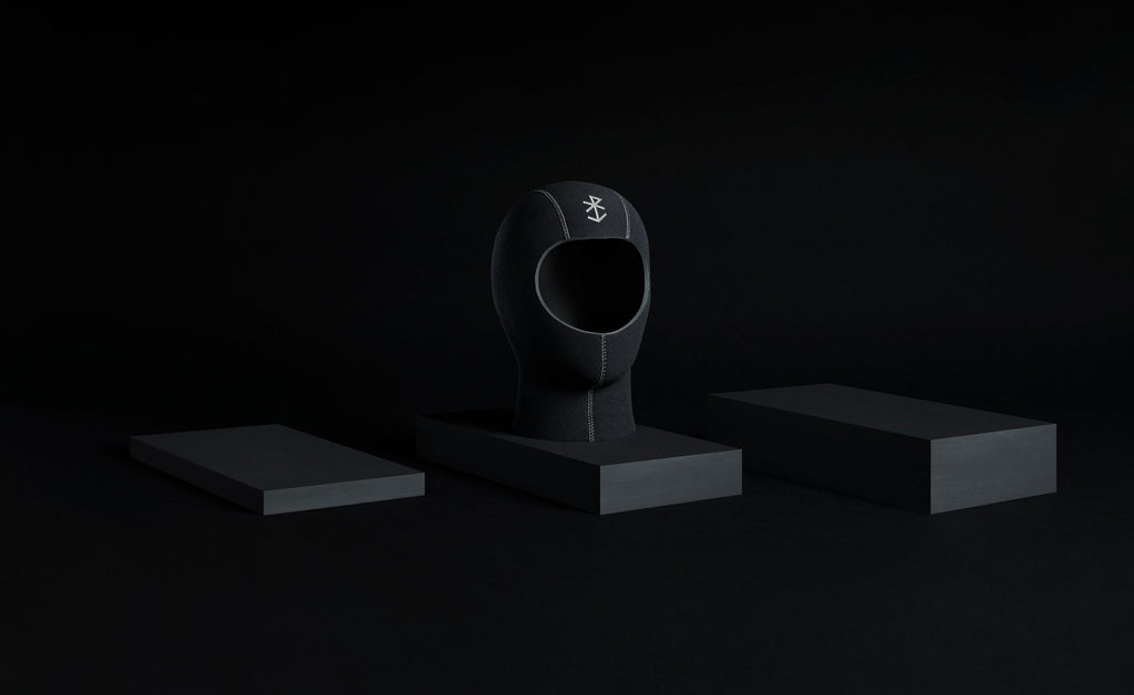 Yrva F diving hood on black display